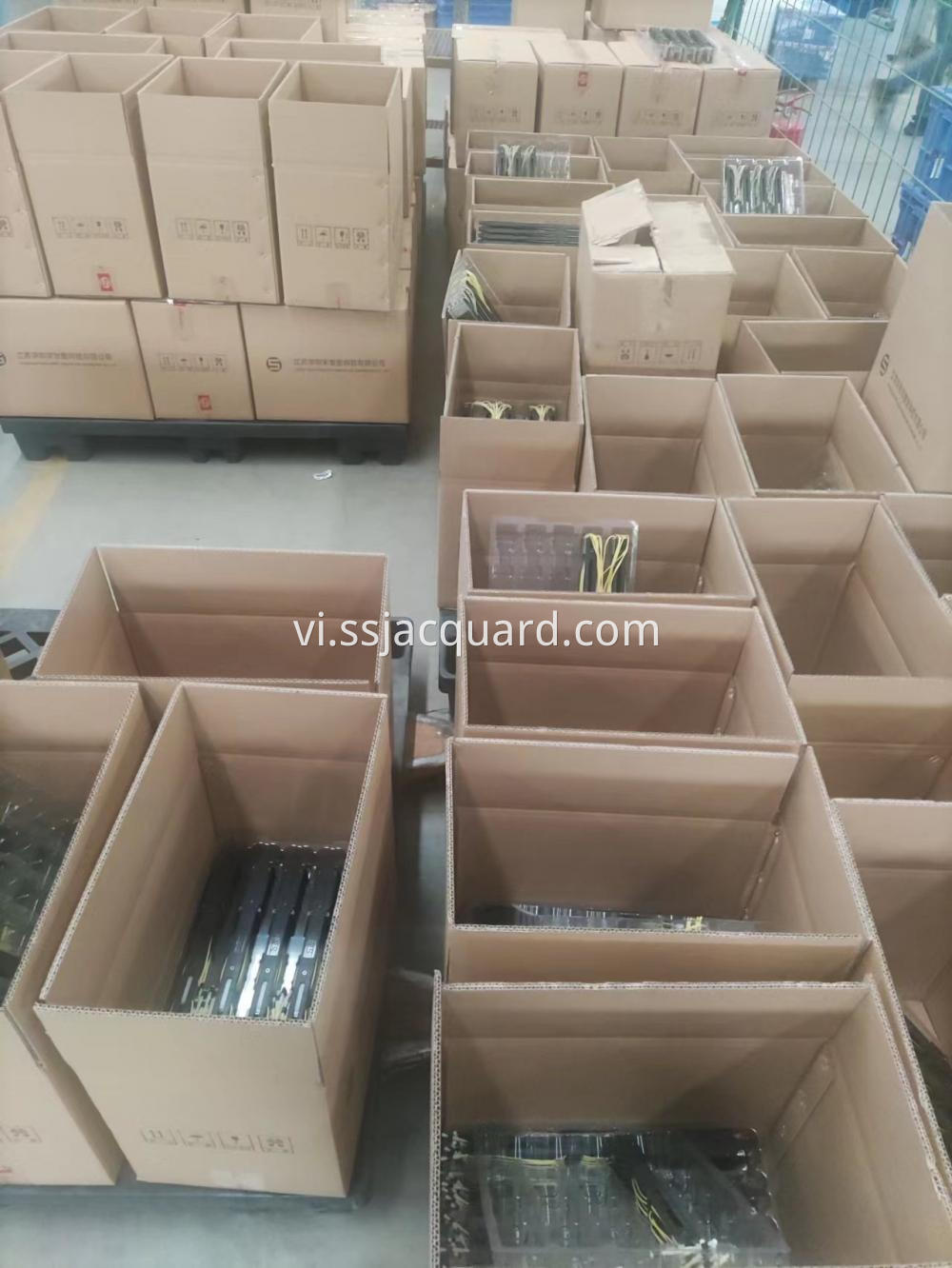 Các mô -đun trong hộp với khay nhựa Modules In Box With Plastic Tray